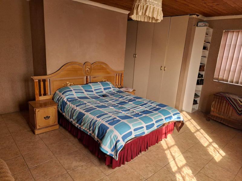 7 Bedroom Property for Sale in Riverton Western Cape
